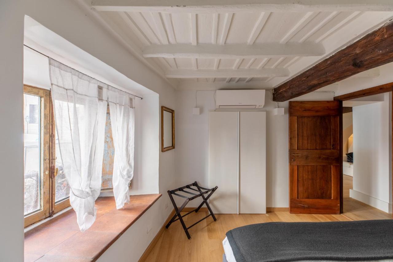 Iflat Elegant In Historical Building * Rom